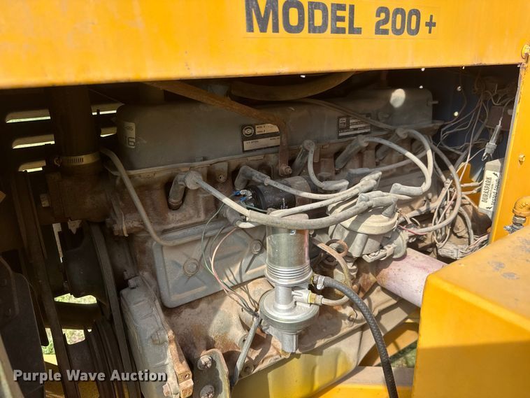 image for item MX9107 1999 Bandit 200+ wood chipper