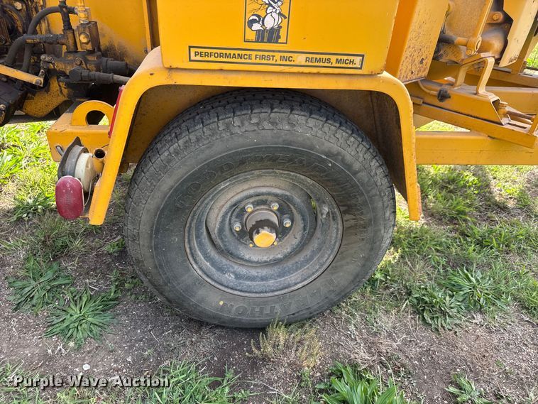 image for item MX9107 1999 Bandit 200+ wood chipper