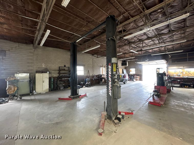 image for item MX9179 Autolifters two post automotive lift