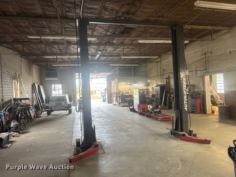 image for item MX9179 Autolifters two post automotive lift