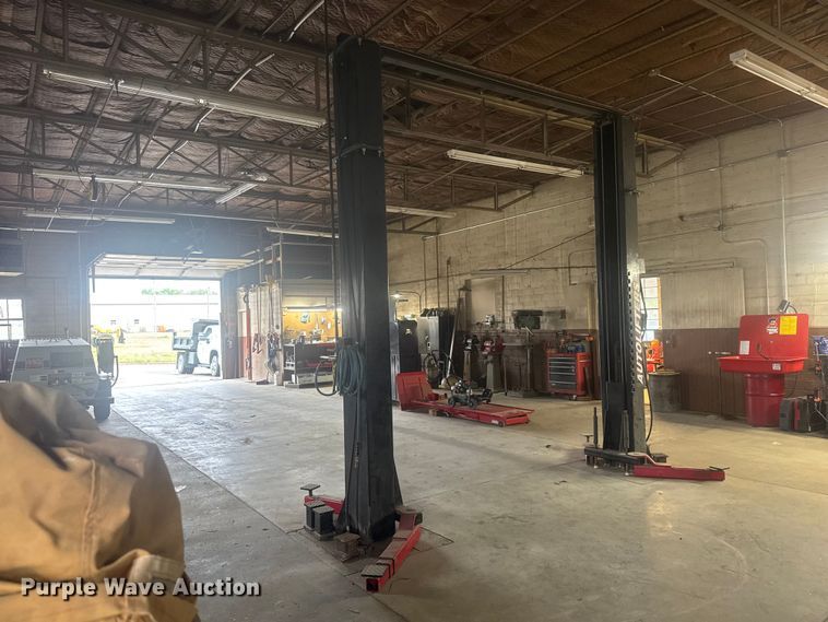 image for item MX9179 Autolifters two post automotive lift