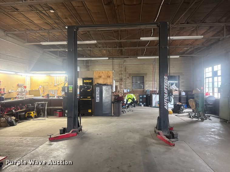 image for item MX9179 Autolifters two post automotive lift