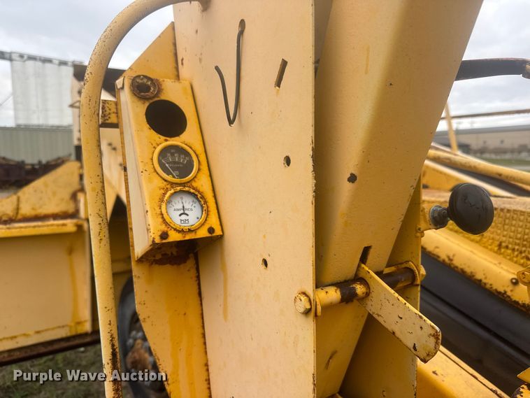 image for item MX9181 Flaherty Spread Master Power Spreader chip spreader