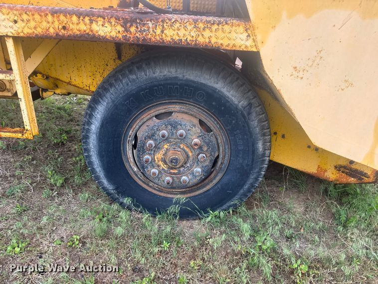 image for item MX9181 Flaherty Spread Master Power Spreader chip spreader