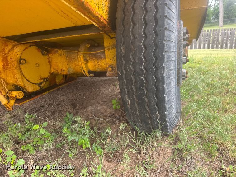 image for item MX9181 Flaherty Spread Master Power Spreader chip spreader