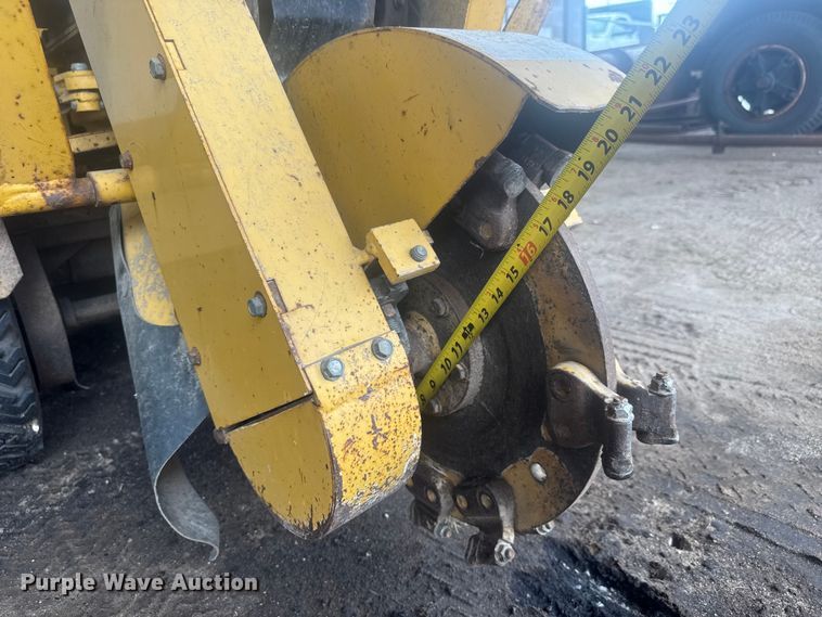 image for item MX9183 2009 Vermeer SC252 stump grinder