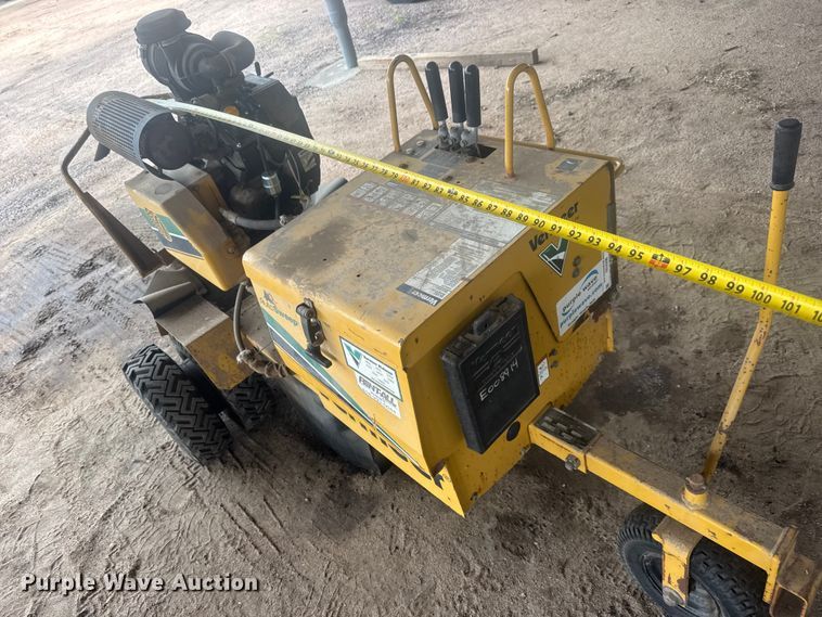 image for item MX9183 2009 Vermeer SC252 stump grinder