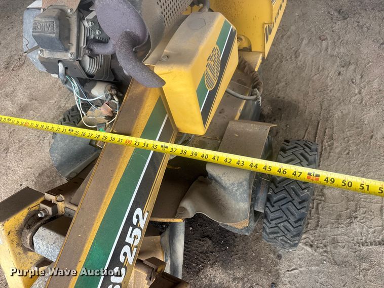 image for item MX9183 2009 Vermeer SC252 stump grinder