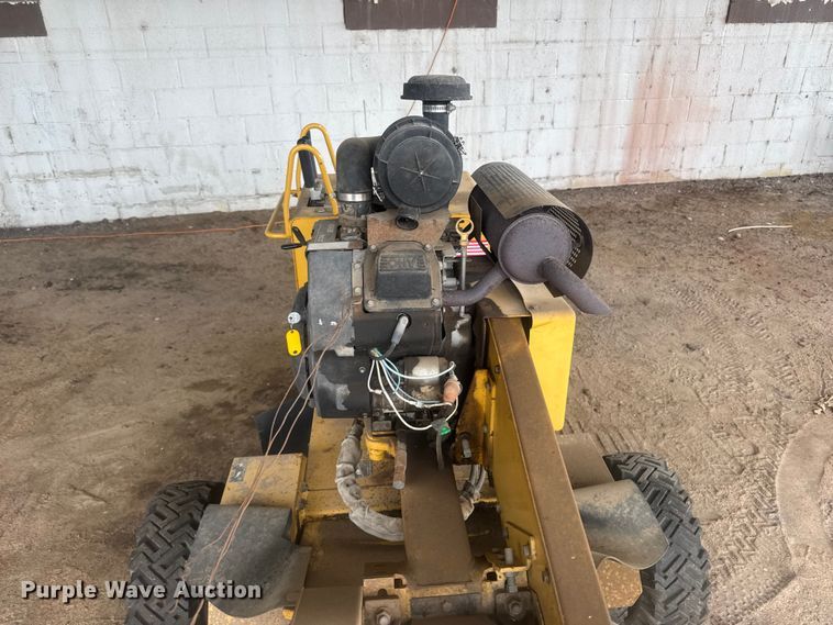 image for item MX9183 2009 Vermeer SC252 stump grinder