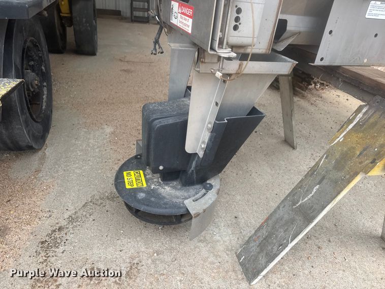 image for item MX9184 Salt Dogg 1470601SSE spreader