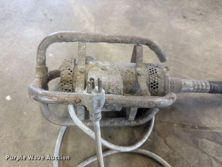 image for item MX9185 Stone S28 plate compactor