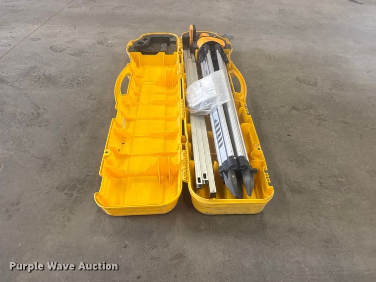 image for item MX9186 Spectra 1000 laser level