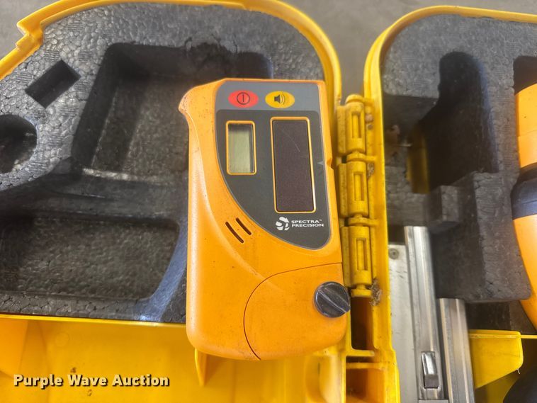 image for item MX9186 Spectra 1000 laser level