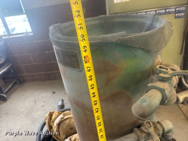 image for item MX9189 Clemco SCW 1648 sand blaster