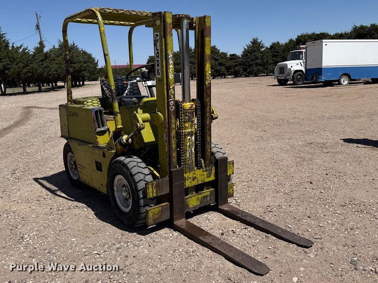 image for item DH1983 Clark forklift