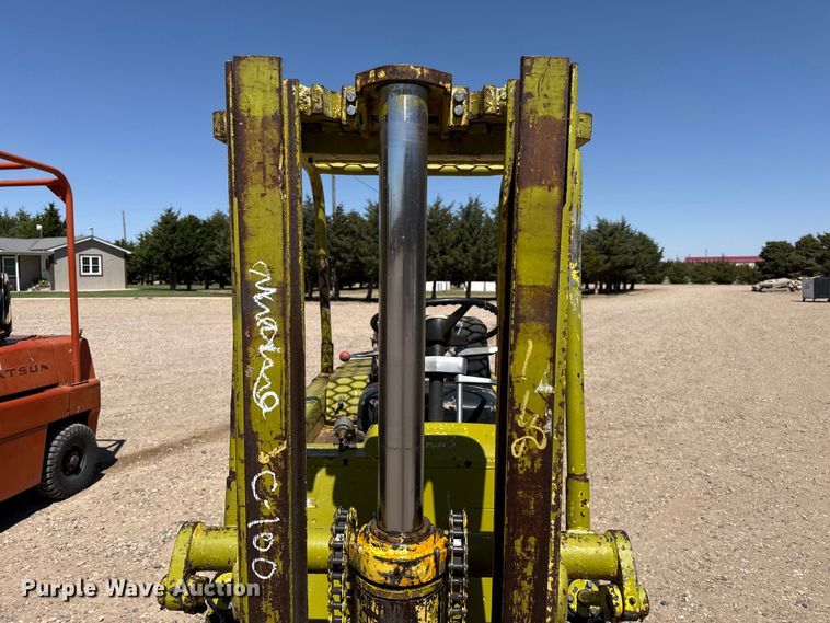 image for item DH1983 Clark forklift