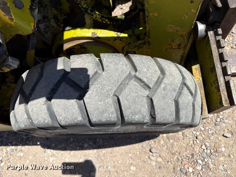 image for item DH1983 Clark forklift