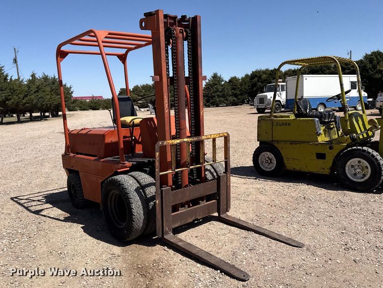 image for item DH1984 Datsun forklift