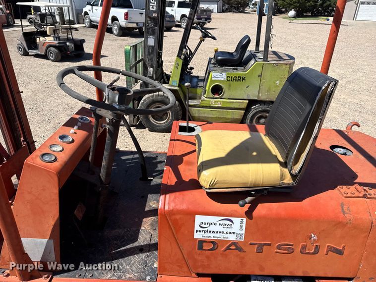 image for item DH1984 Datsun forklift