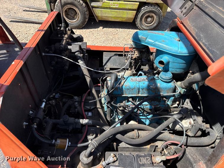image for item DH1984 Datsun forklift