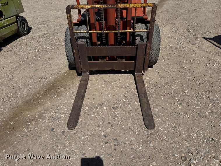 image for item DH1984 Datsun forklift