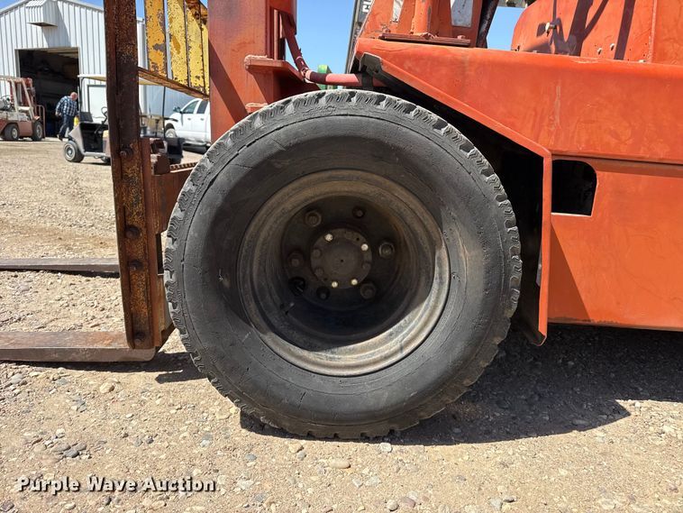 image for item DH1984 Datsun forklift