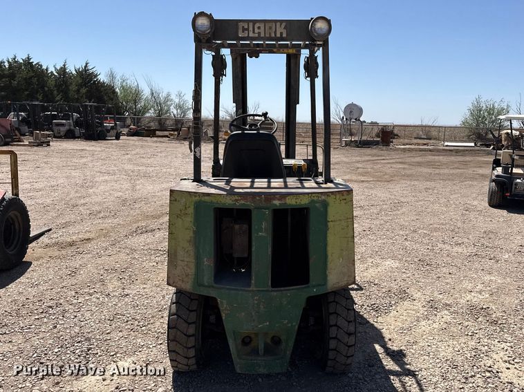 image for item DH1985 Clark GPS25MB forklift