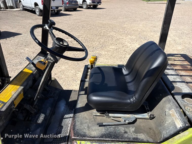 image for item DH1985 Clark GPS25MB forklift