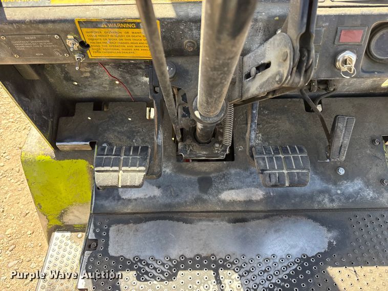 image for item DH1985 Clark GPS25MB forklift