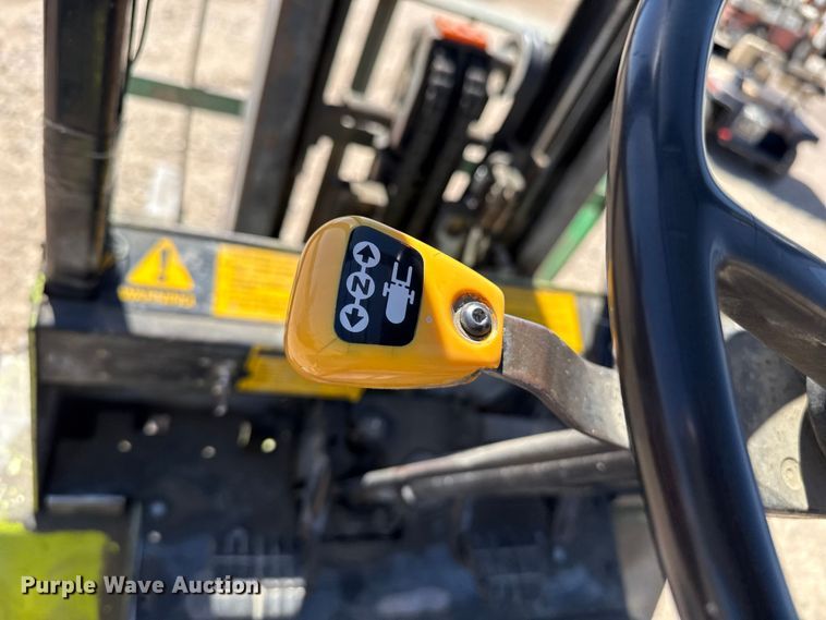 image for item DH1985 Clark GPS25MB forklift
