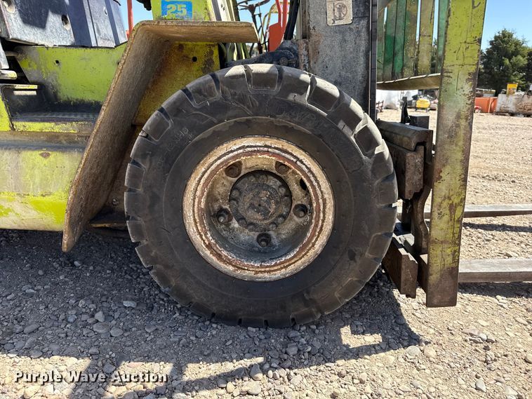 image for item DH1985 Clark GPS25MB forklift
