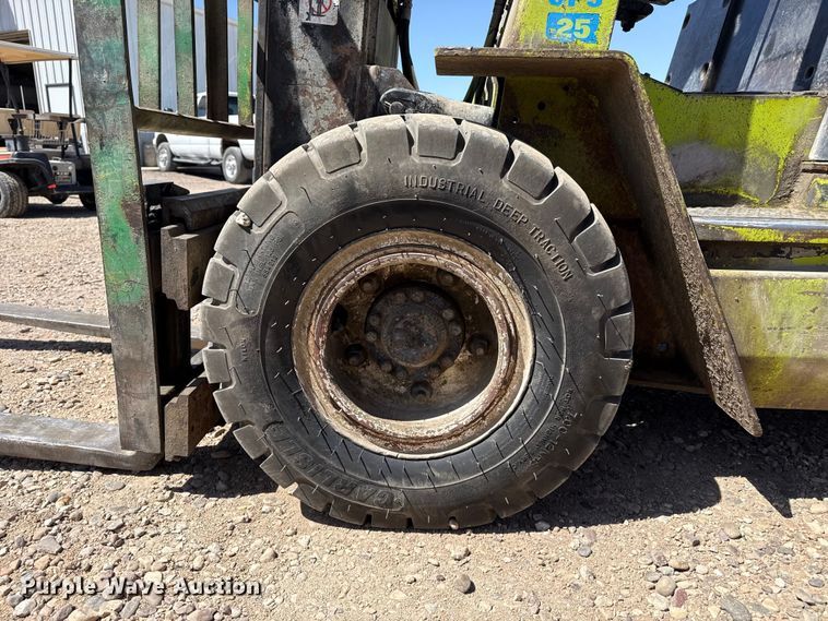 image for item DH1985 Clark GPS25MB forklift