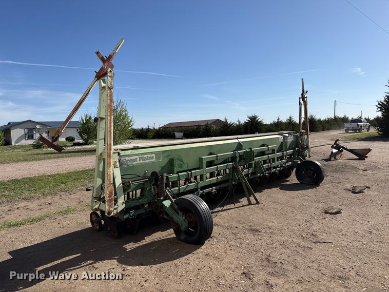 image for item DH1991 Great Plains Solid Stand 20 grain drill