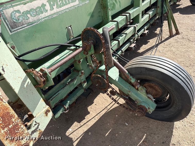 image for item DH1991 Great Plains Solid Stand 20 grain drill