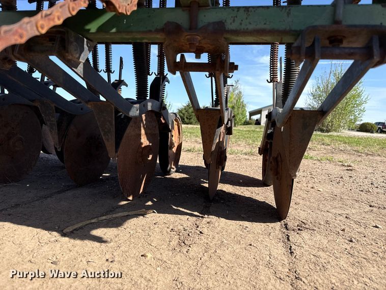 image for item DH1991 Great Plains Solid Stand 20 grain drill