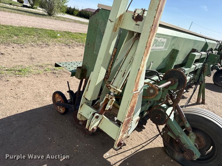image for item DH1991 Great Plains Solid Stand 20 grain drill