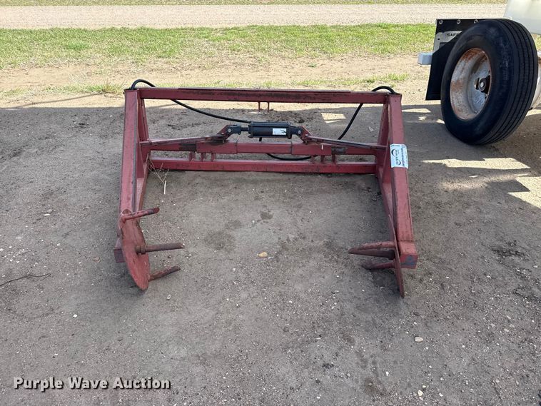 image for item DH1992 Three point hydraulic bale arms