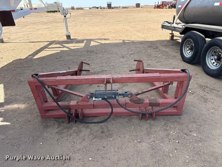 image for item DH1992 Three point hydraulic bale arms