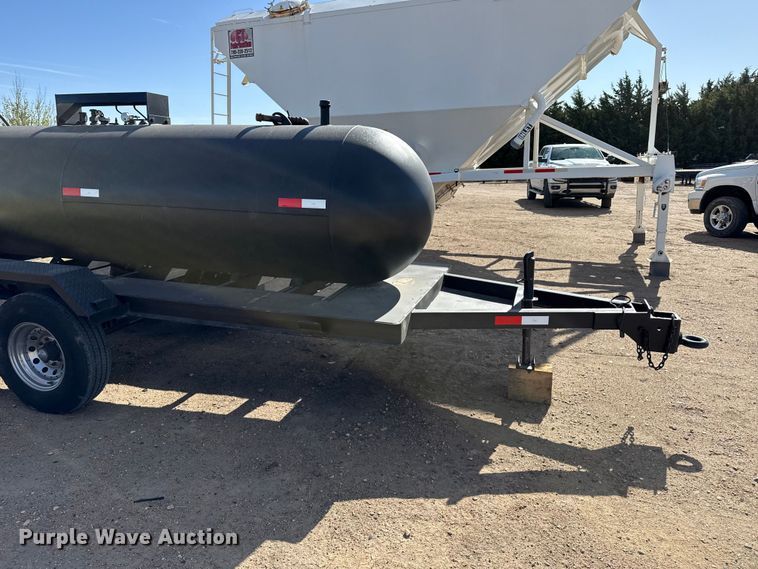 image for item DH1993 Fuel trailer