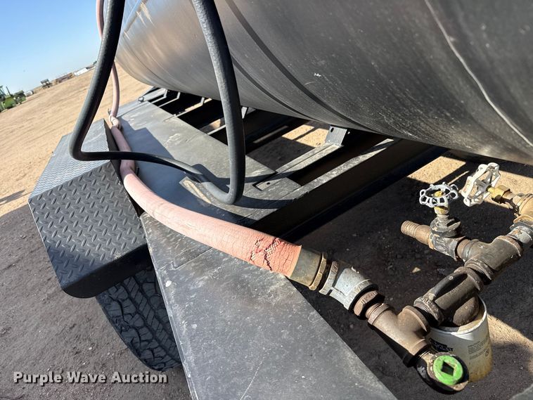 image for item DH1993 Fuel trailer