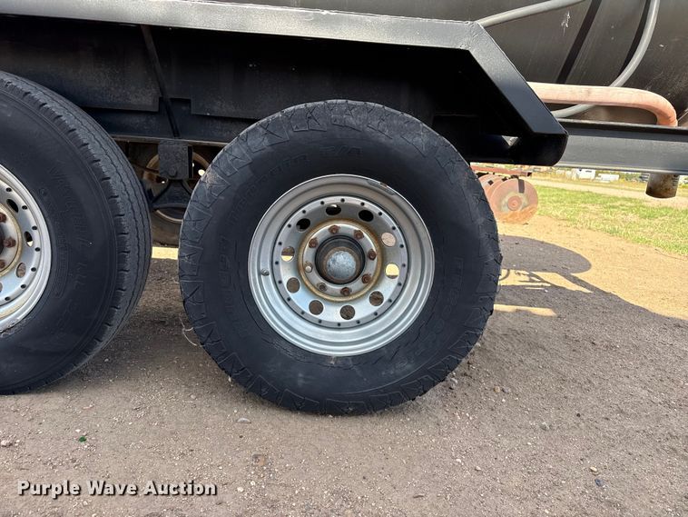 image for item DH1993 Fuel trailer