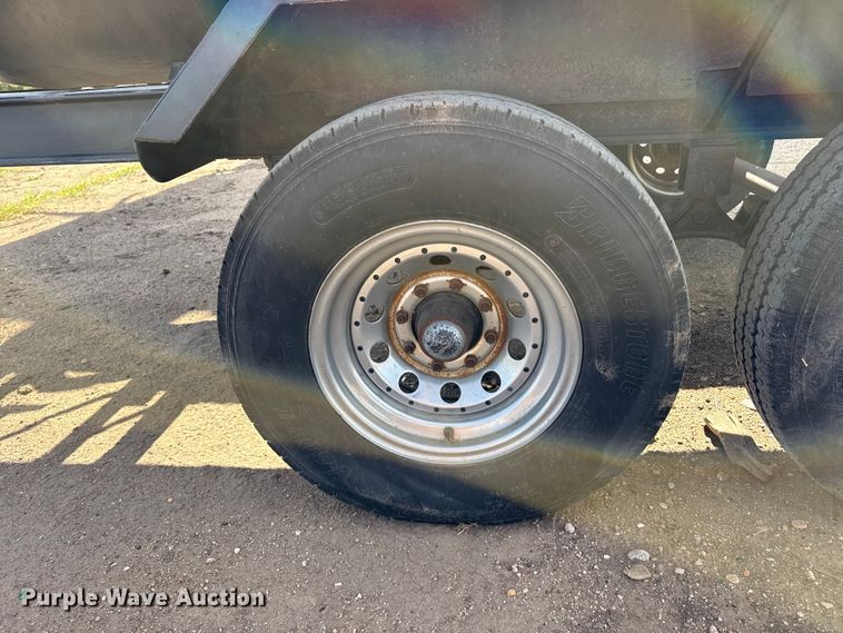 image for item DH1993 Fuel trailer