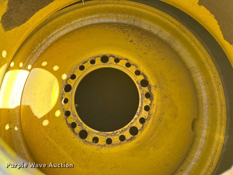image for item DS6800 John Deere 520/85R42 tires and wheels