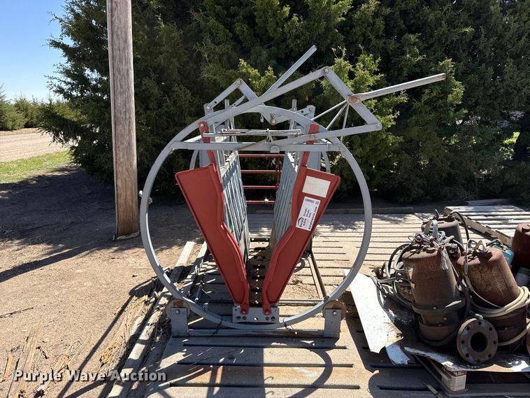 image for item DS6803 Filson Mfg squeeze chute