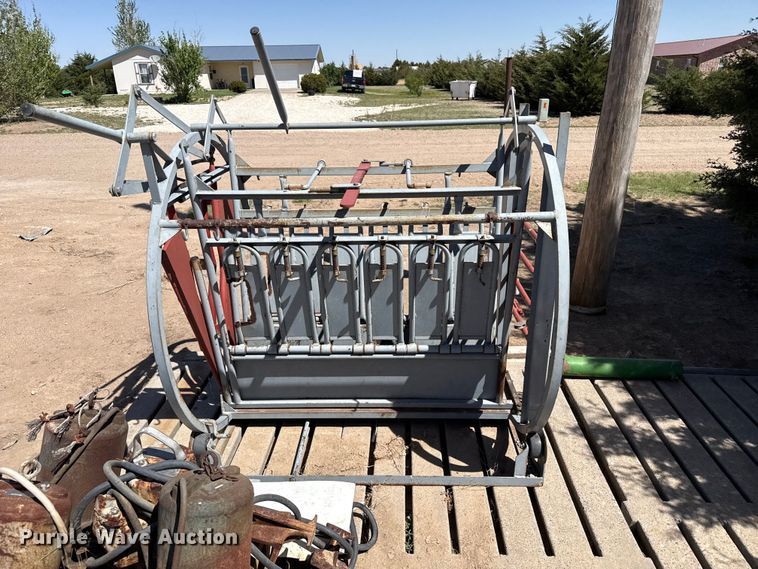 image for item DS6803 Filson Mfg squeeze chute