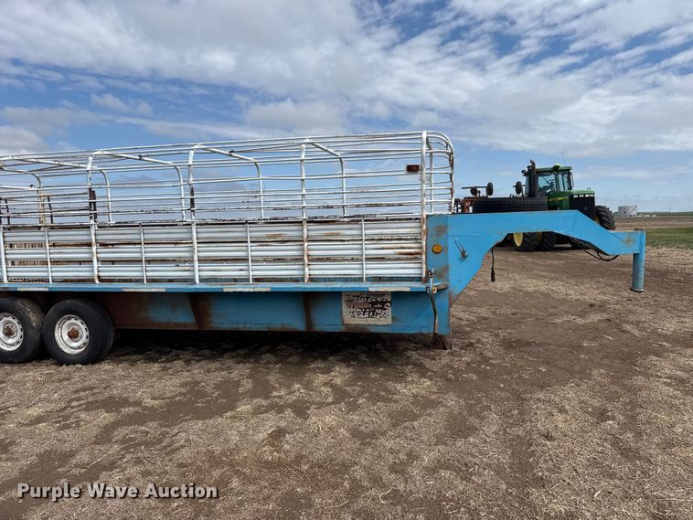 image for item DS6815 1975 Neckover livestock trailer