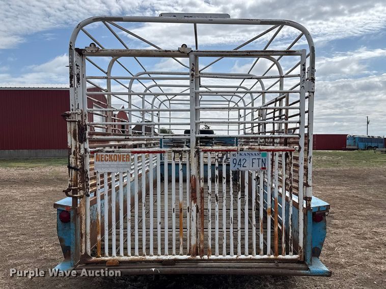 image for item DS6815 1975 Neckover livestock trailer