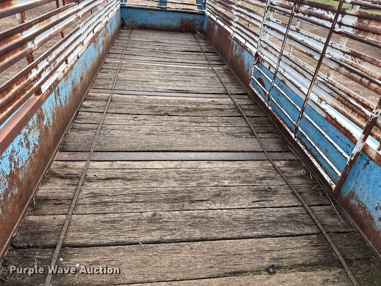 image for item DS6815 1975 Neckover livestock trailer