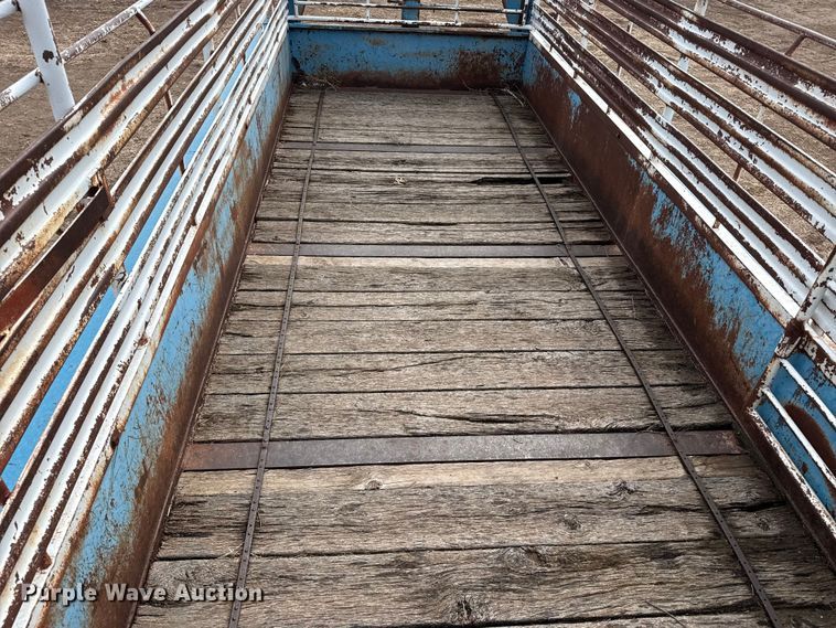 image for item DS6815 1975 Neckover livestock trailer