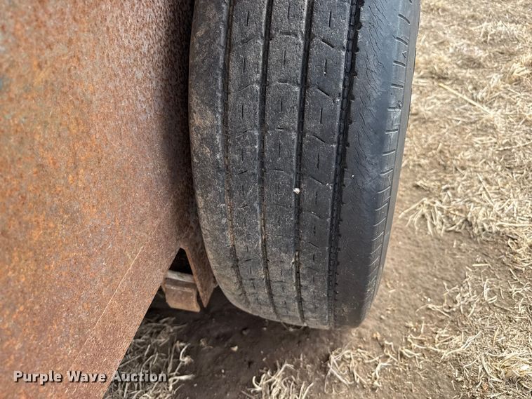 image for item DS6815 1975 Neckover livestock trailer